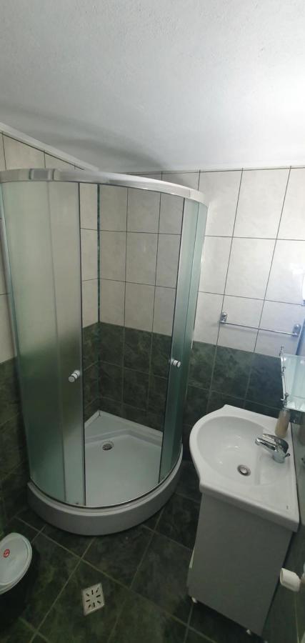 Casa Silvia Hotel Capatineni-Ungureni Ngoại thất bức ảnh
